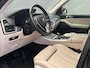 BMW X5 xDrive45e High Executive 2700KG Trekgewicht! | Luchtvering | 20" Lichtmetaal | Elek. Stoelen met Geheugen | Luxe Lederen Bekleding | Camera  | 20'' Velgen | Achteruitrijcamera | Adaptief demping systeem
