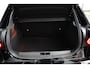 Lancia Ypsilon LX 54 kWh Elek. Stoelen | Alcantara Bekleding | Camera Voor + Achter | Adaptieve Cruise | 17" Lichtmetaal | Stoelverwarming | Achteruitrijcamera | Airco (automatisch) | Alcantara bekleding