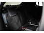 Lancia Ypsilon LX 54 kWh Elek. Stoelen | Alcantara Bekleding | Camera Voor + Achter | Adaptieve Cruise | 17" Lichtmetaal | Stoelverwarming | Achteruitrijcamera | Airco (automatisch) | Alcantara bekleding