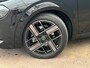Lancia Ypsilon LX 54 kWh Alcantara Bekleding | Camera Voor + Achter | Adaptieve Cruise | 17" Lichtmetaal | Stoelverwarming | Achteruitrijcamera | Airco (automatisch) | Alcantara bekleding