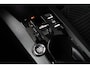 Lancia Ypsilon LX 54 kWh Elek. Stoelen | Alcantara Bekleding | Camera Voor + Achter | Adaptieve Cruise | 17" Lichtmetaal | Stoelverwarming | Achteruitrijcamera | Airco (automatisch) | Alcantara bekleding