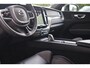 Volvo XC60 T6 Recharge AWD R-Design | Longe Range | Trekhaak | Parkeercamera | Glossy Black | Keyless
