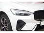 Volvo XC60 T6 Recharge AWD R-Design | Longe Range | Trekhaak | Parkeercamera | Glossy Black | Keyless