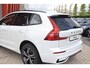 Volvo XC60 T6 Recharge AWD R-Design | Longe Range | Trekhaak | Parkeercamera | Glossy Black | Keyless
