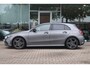 Mercedes-Benz A-klasse A 180 AMG-Line 136pk | Designo Grau | Sfeer | Stoelverwarming | Camera | LED | Cruise | Climate |