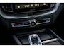 Volvo XC60 T8 Plug-in hybrid AWD Ultra Dark Executive Edition | Bowers & Wilkins | Luchtvering | 22" | Massagefunctie voorstoelen | Zwarte hemelbekleding | Head-Up Display | Getint Glas | Memory Seats |