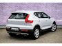 Volvo XC40 2.0 T4 Momentum Pro | Power Seats | Stoelverwarming | Exterior Styling Kit | Zittingverlengers | Navigatie |