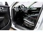 Volvo XC40 2.0 T4 Momentum Pro | Power Seats | Stoelverwarming | Exterior Styling Kit | Zittingverlengers | Navigatie |
