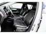 Volvo XC40 2.0 T4 Momentum Pro | Power Seats | Stoelverwarming | Exterior Styling Kit | Zittingverlengers | Navigatie |