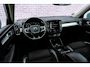 Volvo XC40 2.0 T4 Momentum Pro | Power Seats | Stoelverwarming | Exterior Styling Kit | Zittingverlengers | Navigatie |