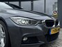 BMW 3-Serie Touring 320i High Executive ✅ M-SPORT ✅ Pano ✅ CarPlay ✅ Leer ✅ Head-up