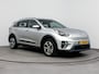 Kia Niro EV e-Niro DYNAMICLINE 64 kWh | SoH 95,3% | PDC | WARMTEPOMP | CAMERA | CLIMA | CRUISE ADAPT. | NAVI | PRIVACY GLASS | DAKRAILING | APPLE CAR PLAY & ADROID AUTO | 17'' LM VELGEN |