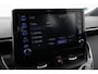 Toyota Corolla 1.8 Hybrid Style | Trekhaak | Navigatie | Head-up display | Stoelverwarming | Full LED | Parkeersensoren voor/achter | Keyless | Adaptive Cruise | Clima | Apple Carplay / Android Auto | Camera | 17 inch