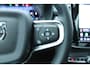 Volvo XC40 B4 Plus Dark | Panoramadak | Trekhaak | Verwarmbare voorstoelen en stuurwiel | Premium audio by Harman Kardon | Adaptieve cruise control