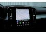 Volvo XC40 B4 Plus Dark | Panoramadak | Trekhaak | Verwarmbare voorstoelen en stuurwiel | Premium audio by Harman Kardon | Adaptieve cruise control