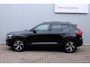 Volvo XC40 B4 Plus Dark | Panoramadak | Trekhaak | Verwarmbare voorstoelen en stuurwiel | Premium audio by Harman Kardon | Adaptieve cruise control