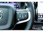 Volvo XC40 B4 Plus Dark | Panoramadak | Trekhaak | Verwarmbare voorstoelen en stuurwiel | Premium audio by Harman Kardon | Adaptieve cruise control