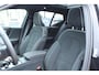 Volvo XC40 B4 Plus Dark | Panoramadak | Trekhaak | Verwarmbare voorstoelen en stuurwiel | Premium audio by Harman Kardon | Adaptieve cruise control