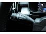 Volvo XC40 B4 Plus Dark | Panoramadak | Trekhaak | Verwarmbare voorstoelen en stuurwiel | Premium audio by Harman Kardon | Adaptieve cruise control