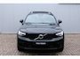 Volvo XC40 B4 Plus Dark | Panoramadak | Trekhaak | Verwarmbare voorstoelen en stuurwiel | Premium audio by Harman Kardon | Adaptieve cruise control
