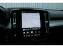 Volvo XC40 B4 Plus Dark | Panoramadak | Trekhaak | Verwarmbare voorstoelen en stuurwiel | Premium audio by Harman Kardon | Adaptieve cruise control