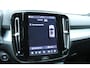 Volvo XC40 B4 Plus Dark | Panoramadak | Trekhaak | Verwarmbare voorstoelen en stuurwiel | Premium audio by Harman Kardon | Adaptieve cruise control