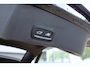 Volvo XC40 B4 Plus Dark | Panoramadak | Trekhaak | Verwarmbare voorstoelen en stuurwiel | Premium audio by Harman Kardon | Adaptieve cruise control