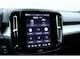 Volvo XC40 B4 Plus Dark | Panoramadak | Trekhaak | Verwarmbare voorstoelen en stuurwiel | Premium audio by Harman Kardon | Adaptieve cruise control