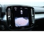 Volvo XC40 B4 Plus Dark | Panoramadak | Trekhaak | Verwarmbare voorstoelen en stuurwiel | Premium audio by Harman Kardon | Adaptieve cruise control