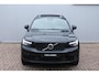 Volvo XC40 B4 Plus Dark | Panoramadak | Trekhaak | Verwarmbare voorstoelen en stuurwiel | Premium audio by Harman Kardon | Adaptieve cruise control