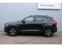 Volvo XC40 B4 Plus Dark | Panoramadak | Trekhaak | Verwarmbare voorstoelen en stuurwiel | Premium audio by Harman Kardon | Adaptieve cruise control