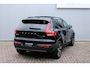 Volvo XC40 B4 Plus Dark | Panoramadak | Trekhaak | Verwarmbare voorstoelen en stuurwiel | Premium audio by Harman Kardon | Adaptieve cruise control