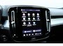 Volvo XC40 B4 Plus Dark | Panoramadak | Trekhaak | Verwarmbare voorstoelen en stuurwiel | Premium audio by Harman Kardon | Adaptieve cruise control
