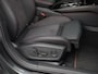Audi A6 Avant 55 TFSI e quattro S edition Competition | Luchtvering | B&O met hoofdsteunspeakers | Matrix/O-led | HUD | Bijrijderscherm | Rode stiksels | Sfeerverl. | Stuurverwarming | Stoel verw. v+a | 21'' velgen | Carbon inleg | Trekhaak |