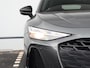 Audi A6 Avant 55 TFSI e quattro S edition Competition | Luchtvering | B&O met hoofdsteunspeakers | Matrix/O-led | HUD | Bijrijderscherm | Rode stiksels | Sfeerverl. | Stuurverwarming | Stoel verw. v+a | 21'' velgen | Carbon inleg | Trekhaak |