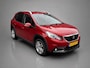 Peugeot 2008 1.2 Signature | Nieuwe Riem | Dealeronderhouden | Trekhaak | Cruise Control | Allseasonbanden|