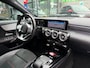 Mercedes-Benz A-klasse 250 e Business Solution AMG Limited | Sfeerverlichting | Navigatie | Stoelverwarming | Apple Carplay |