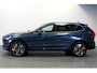 Volvo XC60 2.0 T6 AWD 293kW/399pk Aut8 Plug-in hybrid AWD Plus Bright HARMAN/KARDON + EL.TREKHAAK + ADAPT.CRUISE + SPORTSTOELEN + 360 CAMERA + STOELVERWARMING V&A + STUURVERWARMING + BLIS + EL.STOELEN MET MEMORY + PARKSENSOREN + 19” LM-VELGEN!!