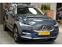 Volvo XC60 2.0 T6 AWD 293kW/399pk Aut8 Plug-in hybrid AWD Plus Bright HARMAN/KARDON + EL.TREKHAAK + ADAPT.CRUISE + SPORTSTOELEN + 360 CAMERA + STOELVERWARMING V&A + STUURVERWARMING + BLIS + EL.STOELEN MET MEMORY + PARKSENSOREN + 19” LM-VELGEN!!