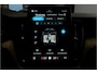 Volvo XC60 2.0 T6 AWD 293kW/399pk Aut8 Plug-in hybrid AWD Plus Bright HARMAN/KARDON + EL.TREKHAAK + ADAPT.CRUISE + SPORTSTOELEN + 360 CAMERA + STOELVERWARMING V&A + STUURVERWARMING + BLIS + EL.STOELEN MET MEMORY + PARKSENSOREN + 19” LM-VELGEN!!