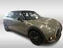 MINI Clubman 1.5 136PK Automaat Cooper Business Ed. / Panoramadak / Lmv. / Cruise ctr. / Navigatie / Airco-ecc. / Apk 02-2027
