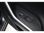 Toyota RAV4 2.5 Plug-in Hybrid AWD Bi-Tone Plus | Panoramadak | Apple Carplay / Android Auto | 360 camera | Leder | Stoelverwarming/-ventilatie | Dodehoek detectie | JBL | Head-up display | Digitale binnenspiegel | 19 inch