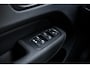 Volvo XC60 T8 Plug-in hybrid AWD Ultra Dark Executive Edition | Google | Long Range | Bowers & Wilkins Audio | Luchtvering | Gelamineerd Zijruiten Rondom | Stoelmassage & Ventilatie | Getint Glas | LED Koplampen | Stoel-/Stuurverwarming | Dodehoekdetectie | Keyless | Zitverlenging | 22" LM