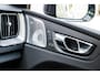 Volvo XC60 T8 Plug-in hybrid AWD Ultra Dark Executive Edition | Google | Long Range | Bowers & Wilkins Audio | Luchtvering | Gelamineerd Zijruiten Rondom | Stoelmassage & Ventilatie | Getint Glas | LED Koplampen | Stoel-/Stuurverwarming | Dodehoekdetectie | Keyless | Zitverlenging | 22" LM