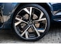 Volvo XC60 T8 Plug-in hybrid AWD Ultra Dark Executive Edition | Google | Long Range | Bowers & Wilkins Audio | Luchtvering | Gelamineerd Zijruiten Rondom | Stoelmassage & Ventilatie | Getint Glas | LED Koplampen | Stoel-/Stuurverwarming | Dodehoekdetectie | Keyless | Zitverlenging | 22" LM