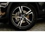 Volvo XC40 2.0 B4 Plus Dark | Trekhaak | Harman Kardon Audio | Achteruitrijcamera | Parkeersensoren | Keyless Entry | Elektrische Achterklep | Elektrisch Verstelbare Voorstoelen | Stoelverwarming | Google Navigatie | Apple Carplay | Android Auto | Lichtmetalen Velgen 18 inch