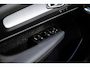 Volvo XC40 2.0 B4 Plus Dark | Trekhaak | Harman Kardon Audio | Achteruitrijcamera | Parkeersensoren | Keyless Entry | Elektrische Achterklep | Elektrisch Verstelbare Voorstoelen | Stoelverwarming | Google Navigatie | Apple Carplay | Android Auto | Lichtmetalen Velgen 18 inch