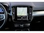 Volvo XC40 2.0 B4 Plus Dark | Trekhaak | Harman Kardon Audio | Achteruitrijcamera | Parkeersensoren | Keyless Entry | Elektrische Achterklep | Elektrisch Verstelbare Voorstoelen | Stoelverwarming | Google Navigatie | Apple Carplay | Android Auto | Lichtmetalen Velgen 18 inch