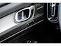 Volvo XC40 2.0 B4 Plus Dark | Trekhaak | Harman Kardon Audio | Achteruitrijcamera | Parkeersensoren | Keyless Entry | Elektrische Achterklep | Elektrisch Verstelbare Voorstoelen | Stoelverwarming | Google Navigatie | Apple Carplay | Android Auto | Lichtmetalen Velgen 18 inch