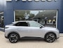 Peugeot 3008 1.6 plug-in Hybrid 195 Allure | Afneembare trekhaak 1550 KG | Tot 8 jaar Garantie | Stekkerhybride tot 85 KM Elektrisch Rijden | Navigatie | Stuurverwarming | 360 Graden Camera | Keyless Entry | LED Verlichting | 19" Lichtmetalen Velgen |